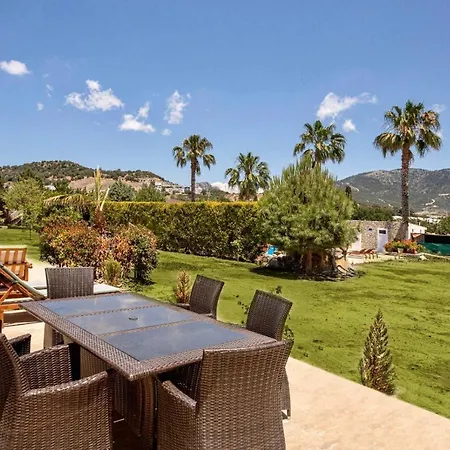 Апартаменты Gorgeous House With Shared Pool Surrounded By Nature In Bodrum Бодрум
